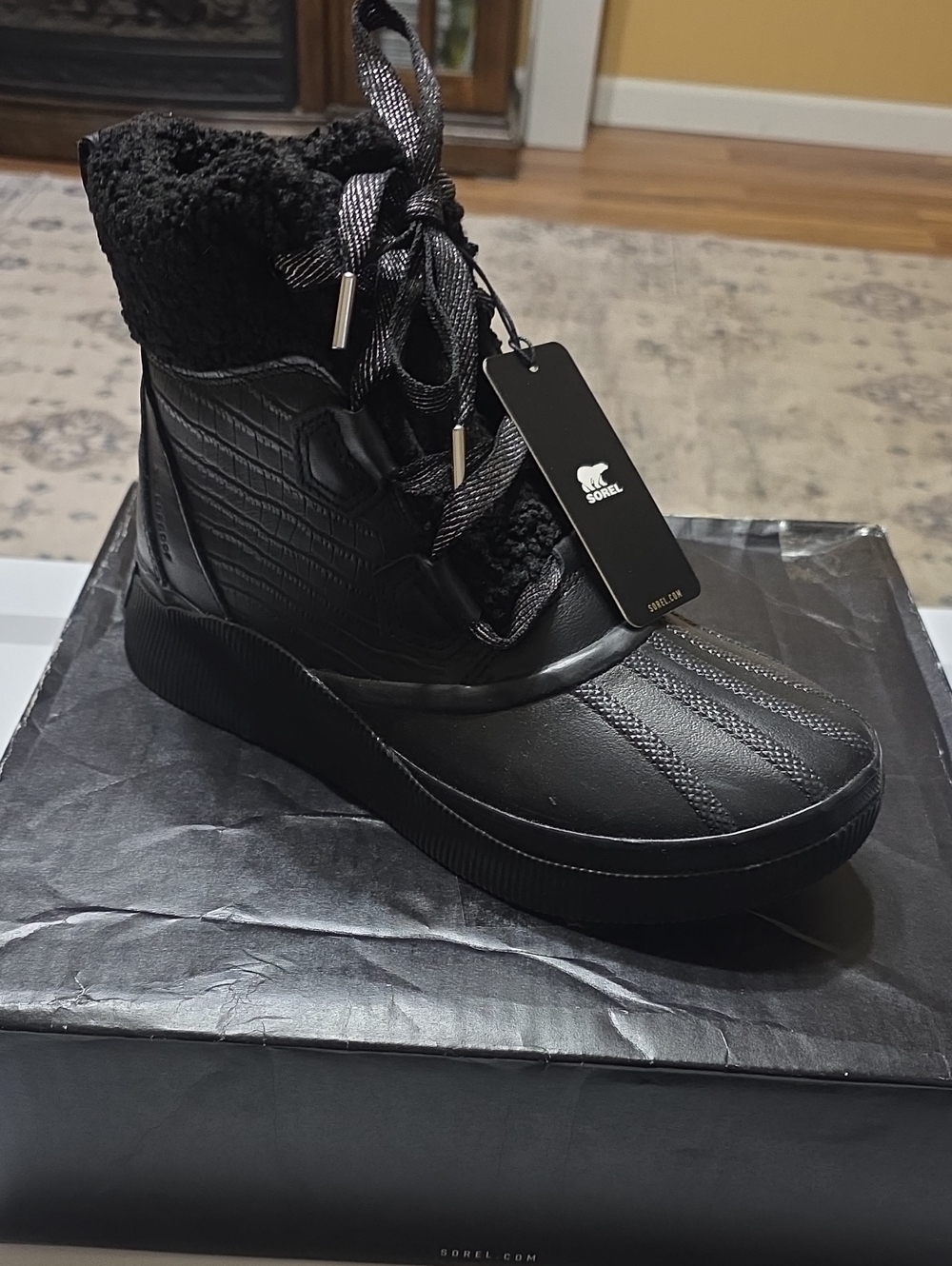 Sorel Women's Black Lace-Up Waterproof Winter Boot